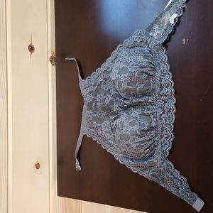 NWT Gilly Hicks Lace halter padded bra